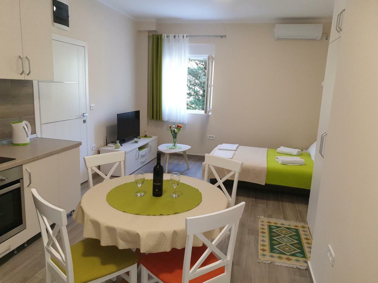 Apartments Jadran 티바트 외부 사진