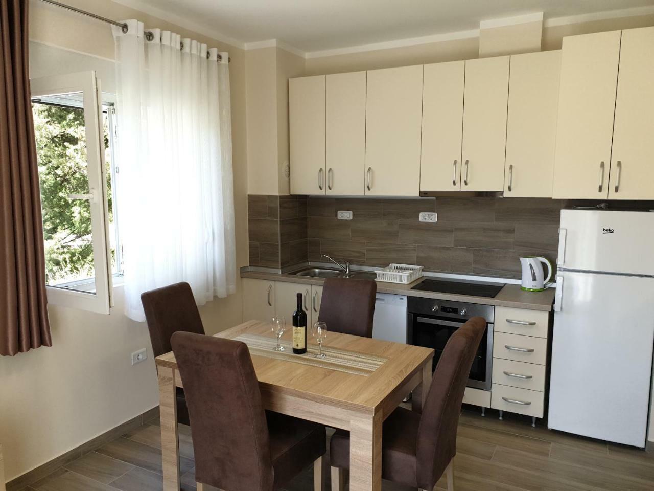 Apartments Jadran 티바트 외부 사진