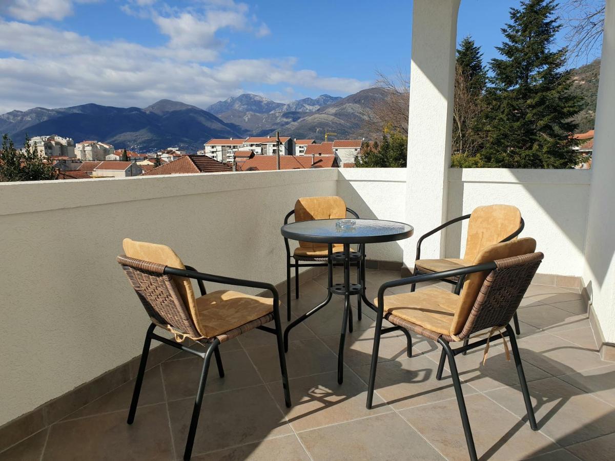 Apartments Jadran 티바트 외부 사진
